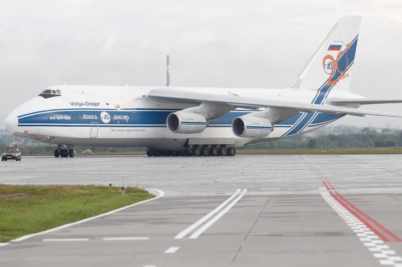 An-124 Rusłan na lotnisku Rzeszów-Jasionka. Gigant ustępuje wielkością jedynie maszynie opartej na j