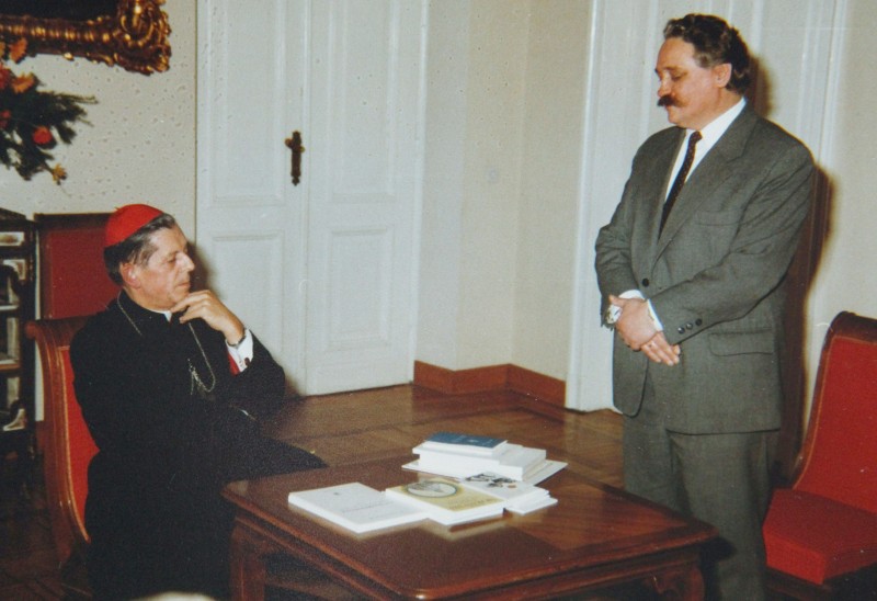 W kwietniu 1991 roku Norbert Wojciechowski spotkał się z prymasem Józefem Glempem (Maciej Kaczanowski)