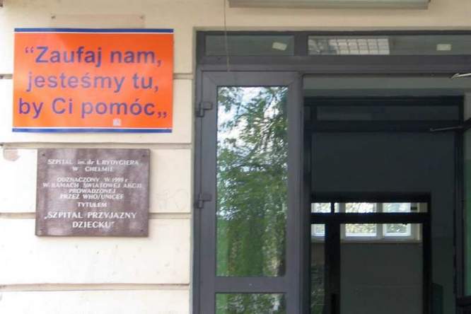 Rodziców z chorym niemowlęciem odesłano ze szpitala w Chełmie do miejscowej przychodni, a stamtąd po