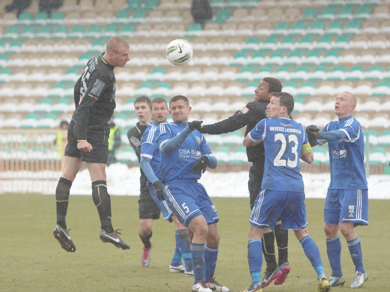 Marcin Kalkowski strzela wyrównującego gola (MACIEJ KACZANOWSKI)