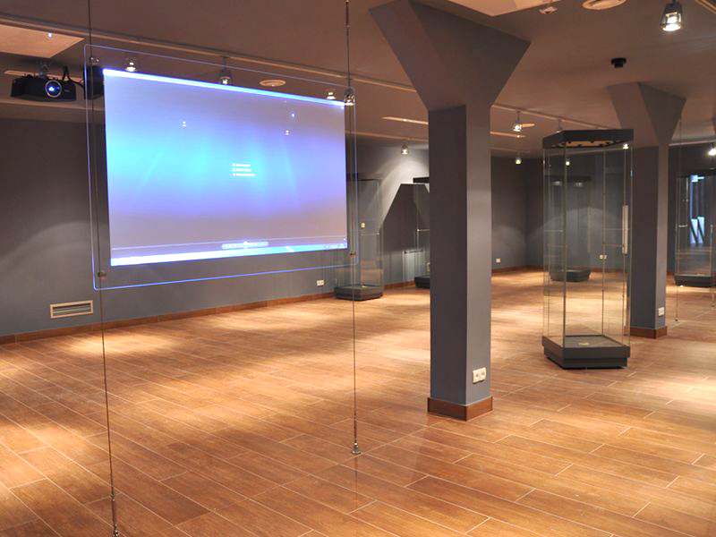 Stanowisko do multimedialnych projekcji holograficznych (Muzeum na Majdanku)