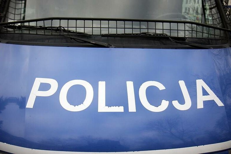 Policjanci przeszukali mieszkanie mężczyzny podejrzewanego o kradzież komputera (Jacek Świerczyński)
