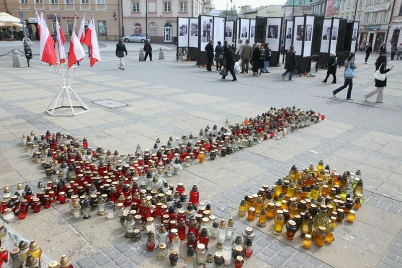 Uroczystości żałobne w Lublinie po katastrofie smoleńskiej (Maciej Kaczanowski)
