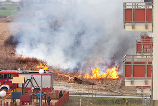 Pożar przy ul. Relaksowej w Lublinie (Czytelniczka Katarzyna/ Alarm24)