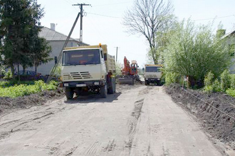 Ruszyły prace na drodze powiatowej Wojciechów – Chojno Nowe Drugie (Starostwo Powiatowe w Chełmie )