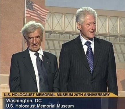 Elie Wiesel i Bill Clinton wystąpili w rolach głównych podczas 20-lecia Muzeum Holocaustu, tak samo 