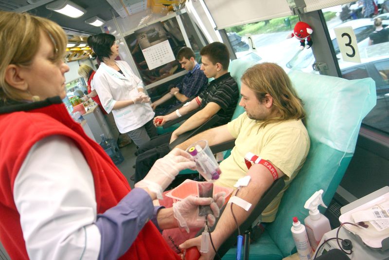 Pięć uczelni organizuje w tym miesiącu zbiórki krwi i rejestrację potencjalnych dawców szpiku (Jacek