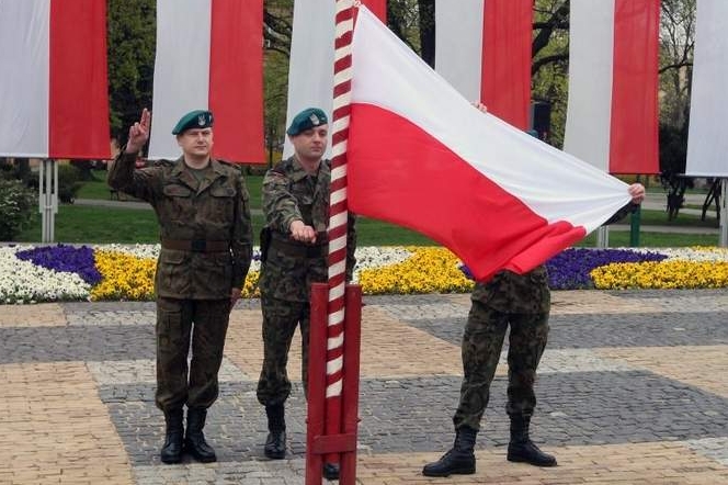 Dzień Flagi. Uroczystości na pl. Litewskim w Lublinie (Wojciech Nieśpiałowski)