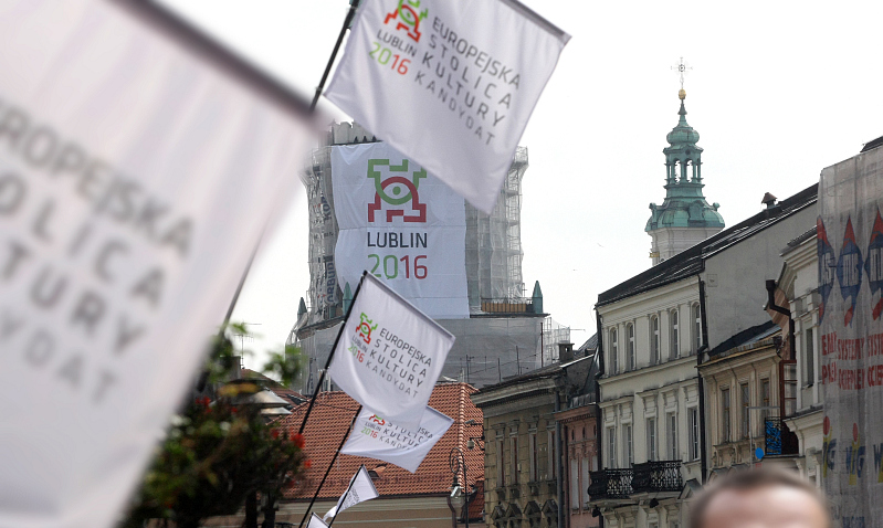 Radny Ławniczak chce, żeby tablice zostały rozmieszczone na pl. Litewskim tak, by tworzyły logo lube