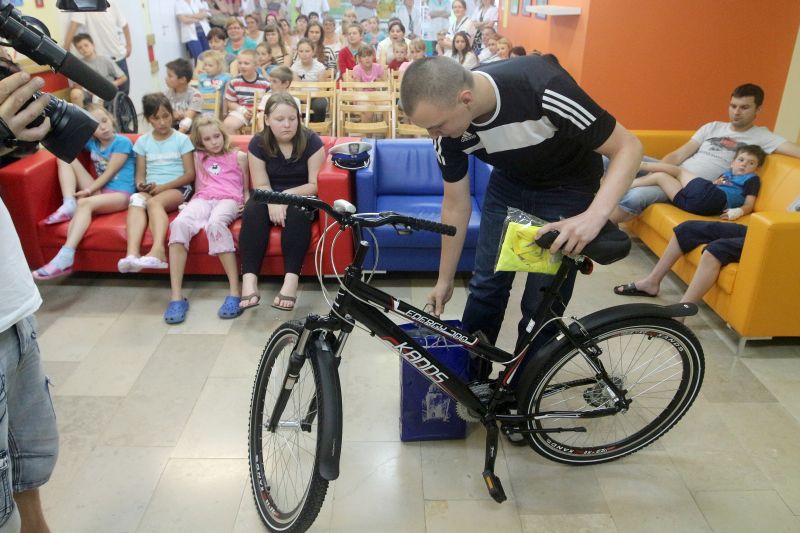 16-letni Kuba z Lisowa dostał dzisiaj nowy rower (Wojciech Nieśpiałowski)