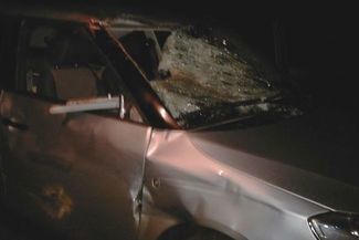 Samochód został mocno uszkodzony.  (Policja)