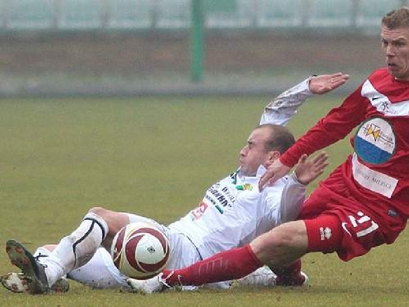 Kamil Oziemczuk (w białym stroju) strzelił honorową bramkę dla Bogdanki (DW)