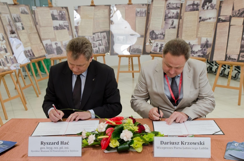 Porozumienie podpisał dyrektor Muzeum Sił Powietrznych w Dęblinie gen. bryg. rez. pil. inż. Ryszard 