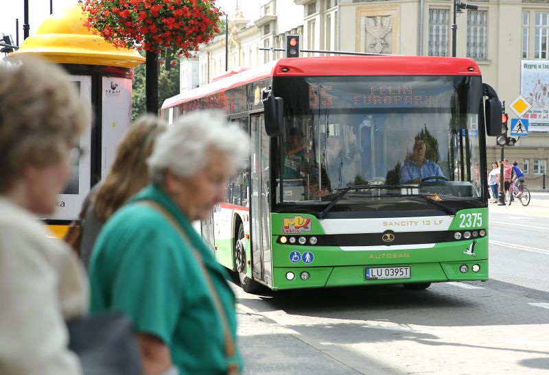 Autobusy linii 55 pojadą z Lublina do Świdnika. Konkurencja nie podoba się busiarzom (Maciej Kaczano