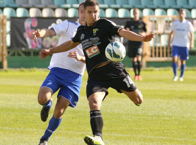 W ostatnim meczu piłkarze Górnika zremisowali u siebie z Dolcanem 1:1 (MACIEJ KACZANOWSKI)