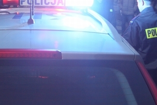 Dwóch interweniujących policjantów z ogólnymi obrażeniami trafiło do szpitala na badania. (Archiwum)