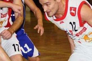 Marcel Wilczek (z piłką) i jego koledzy zagrali w sobotę bardzo dobre zawody (MACIEJ KACZANOWSKI)