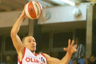 Tomasz Celej (z piłką) był gwiazdą Wikany-Startu Lublin. Teraz wspomoże amatorów z Matematyki (ARCHI