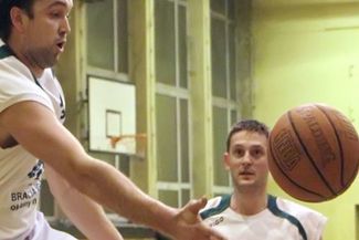 Piotr Dobrowolski i jego koledzy z Braci Mrozik zaczęli nowy sezon od zwycięstwa (MACIEJ KACZANOWSKI