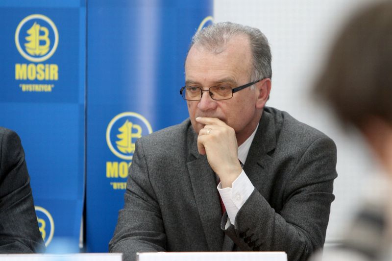 Zdzisław Hołysz zaprzecza pogłoskom, że jest spokrewniony z prezydentem miasta, ale przyznaje: Znamy
