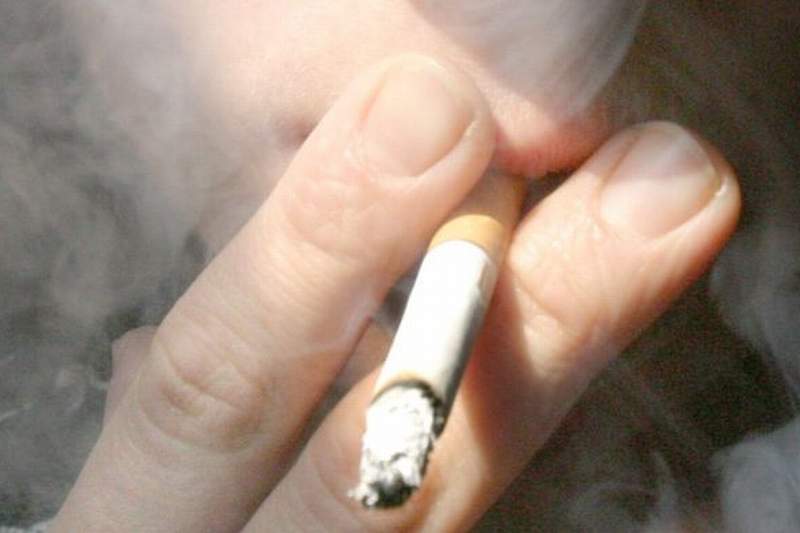 Mężczyzna wypatrywał osób palących papierosy w miejscu publicznym (Dorota Awiorko-Klimek)