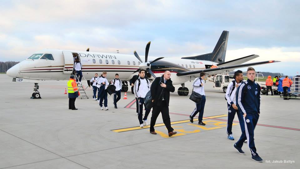 W poniedziałek po południu reprezentacja Niemiec U-20 wylądowała na lubelskim lotnisku (Jakub Baltyn