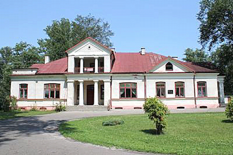 Dworek w Kośminie (gm. Żyrzyn) został zbudowany przez rodzinę Kossaków <br />

