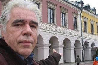 Siedem lat temu Włoch Luigi Tondelli wygrał przetarg na wieloletnią dzierżawę kamienicy przy Rynku W