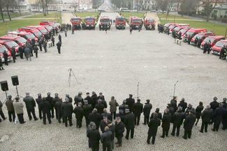 Po uroczystości w Lubartowie strażacy odjechali nowymi wozami do swoich remiz w całym województwie (