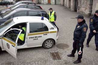 Lubelscy strażnicy już drugi sezon będą pomagać odpalić silnik podczas mrozów 
 (JACEK ŚWIERCZYŃSKI