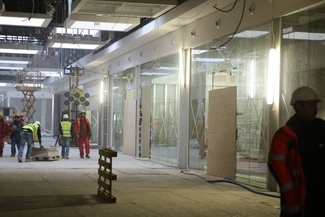 W sklepach trwają już prace wykończeniowe
 (Maciej Kaczanowski)