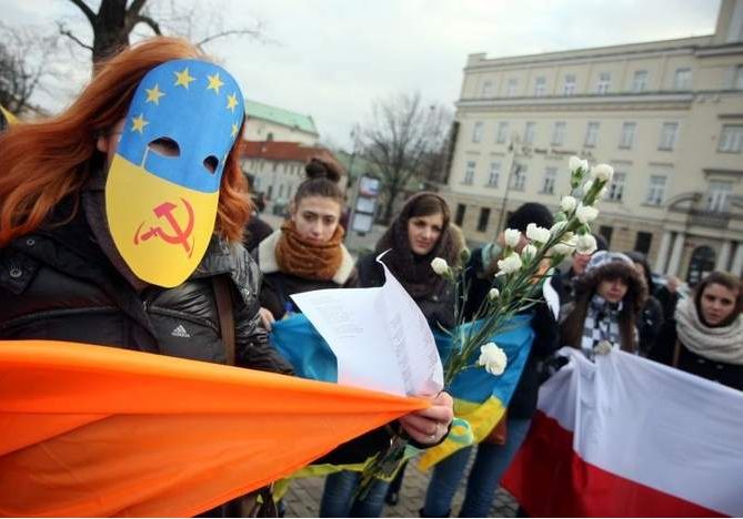 1 grudnia. Ukraińska manifestacja na placu Litewskim<br />
 (Jacek Świerczyński)