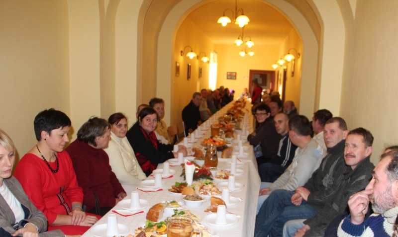 24 grudnia ośrodek Misericordia Caritas w Białej Podlaskiej zorganizował Wigilię dla najuboższych (E