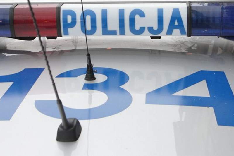 Policjanci zatrzymali wandala na gorącym uczynku (Maciej Kaczanowski)