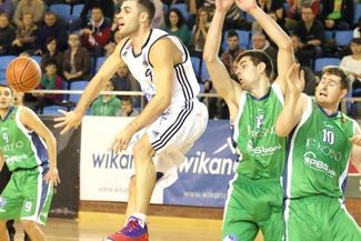 Koszykarze Wikany-Startu znów włączyli się w akcję „Pomóż Dzieciom Przetrwać Zimę”  (WOJCIECH NIEŚPI