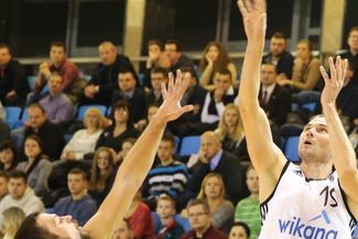 Wojciech Szawarski (w białym stroju) osiągnął bardzo wysoką formę (MACIEJ KACZANOWSKI)