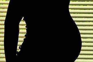 Kobieta w 9 miesiącu ciąży kradła w markecie