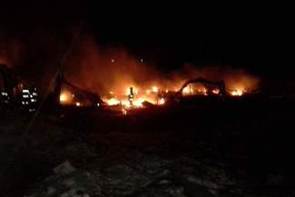 Pożar w fabryce zniczy w Annopolu (zdjęcia)