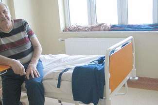 Wiatr hula po szpitalu w Chełmie. Okna trzeba uszczelniać kocami