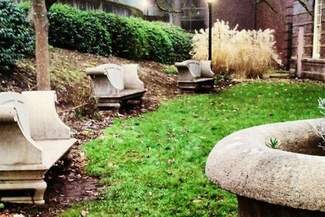 Zielona Ławeczka: Posadź z sąsiadem kwiaty na betonie