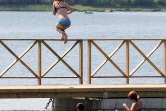Krokodyl ostrzy zęby na letników. Co jeszcze zmieni się nad jez. Białym?
