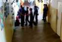 Napad na szkolnym korytarzu. Gdzie byli nauczyciele? (wideo)
