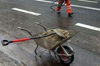 Białka: Przebudują drogę  i osuszą wąwóz