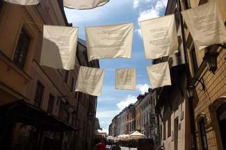 Miasto Poezji: Wiersze w bramie i na ulicy