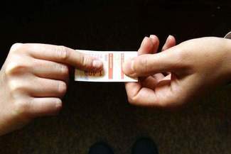 Podają sobie bilet. MZK chce ukrócić ten proceder