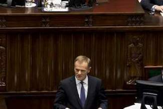 Tusk wnioskuje o wotum zaufania, przeprasza za "bulwersujące zachowania"