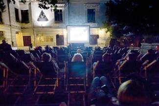 Ambitne kino pod chmurką. Gratis