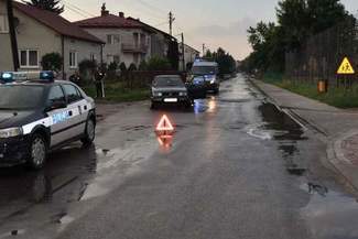 Biłgoraj: Kompletnie pijany wpadł pod samochód