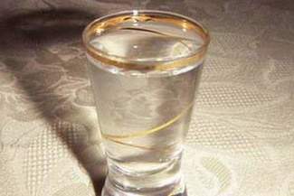 Ukradł alkohol. Wpadł przy kieliszku