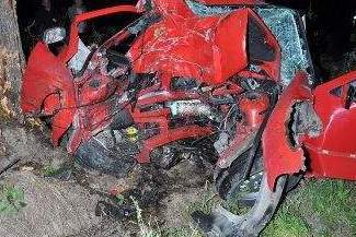 Śmiertelny wypadek w Suchowoli. BMW wjechało w drzewo